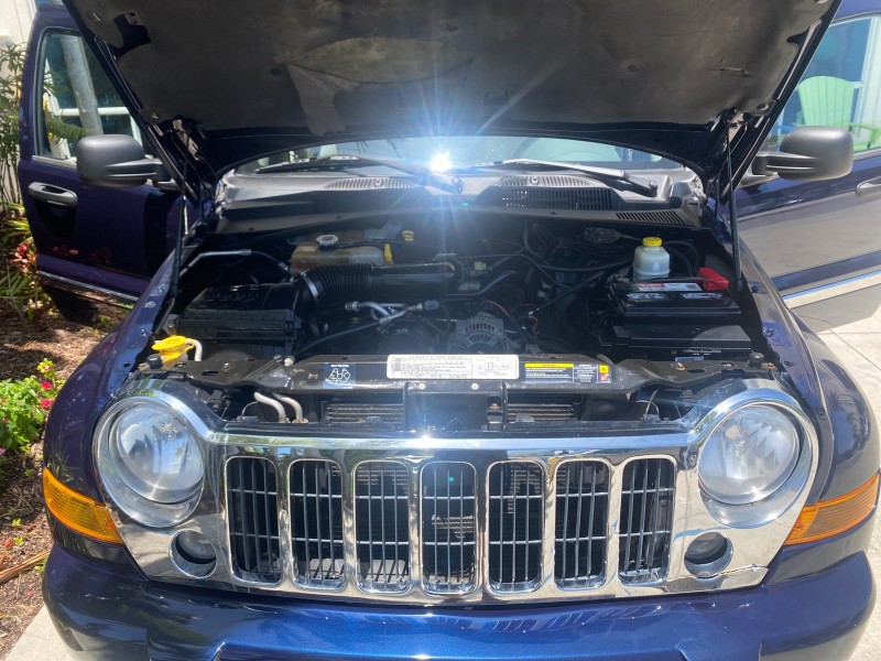 2006 Jeep Liberty 4WD Limited LOW MILES 75,410 in , 