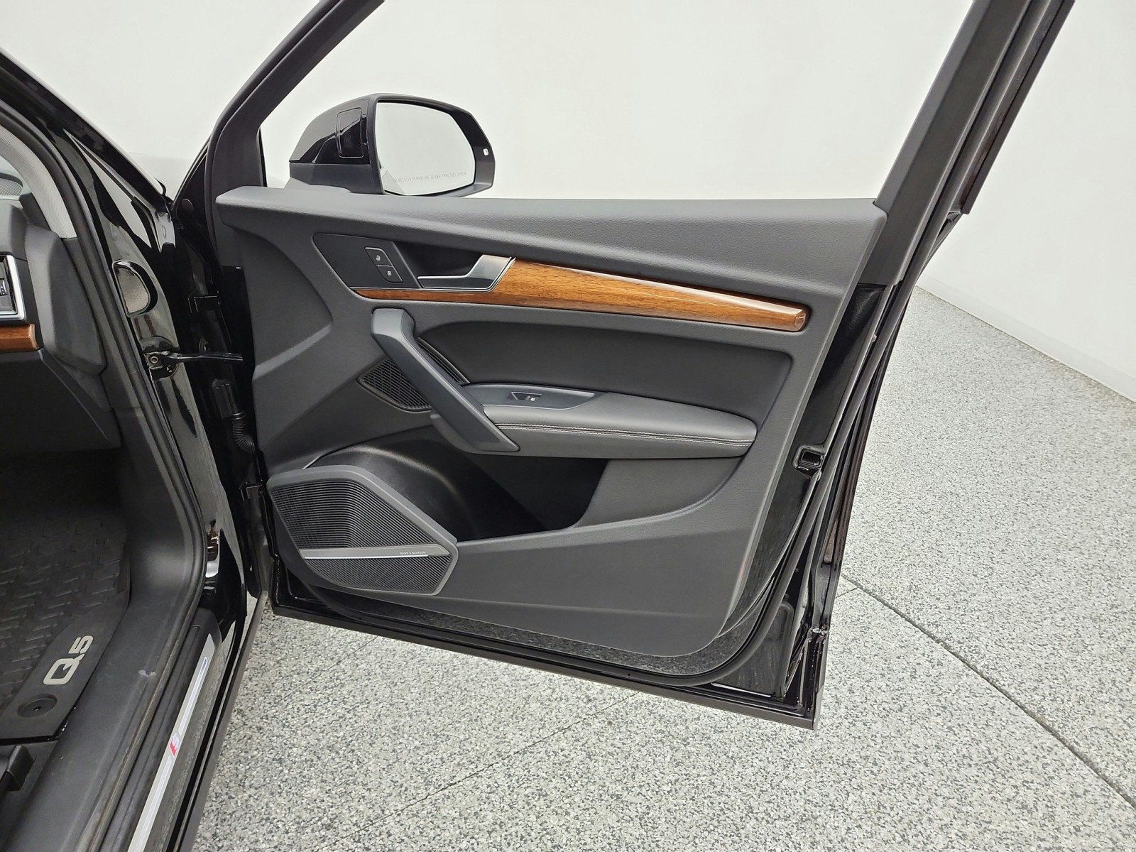 Used 2023 Mythos Black Metallic Audi S line Premium Plus image 21