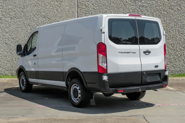 2019 Ford Transit Van  14