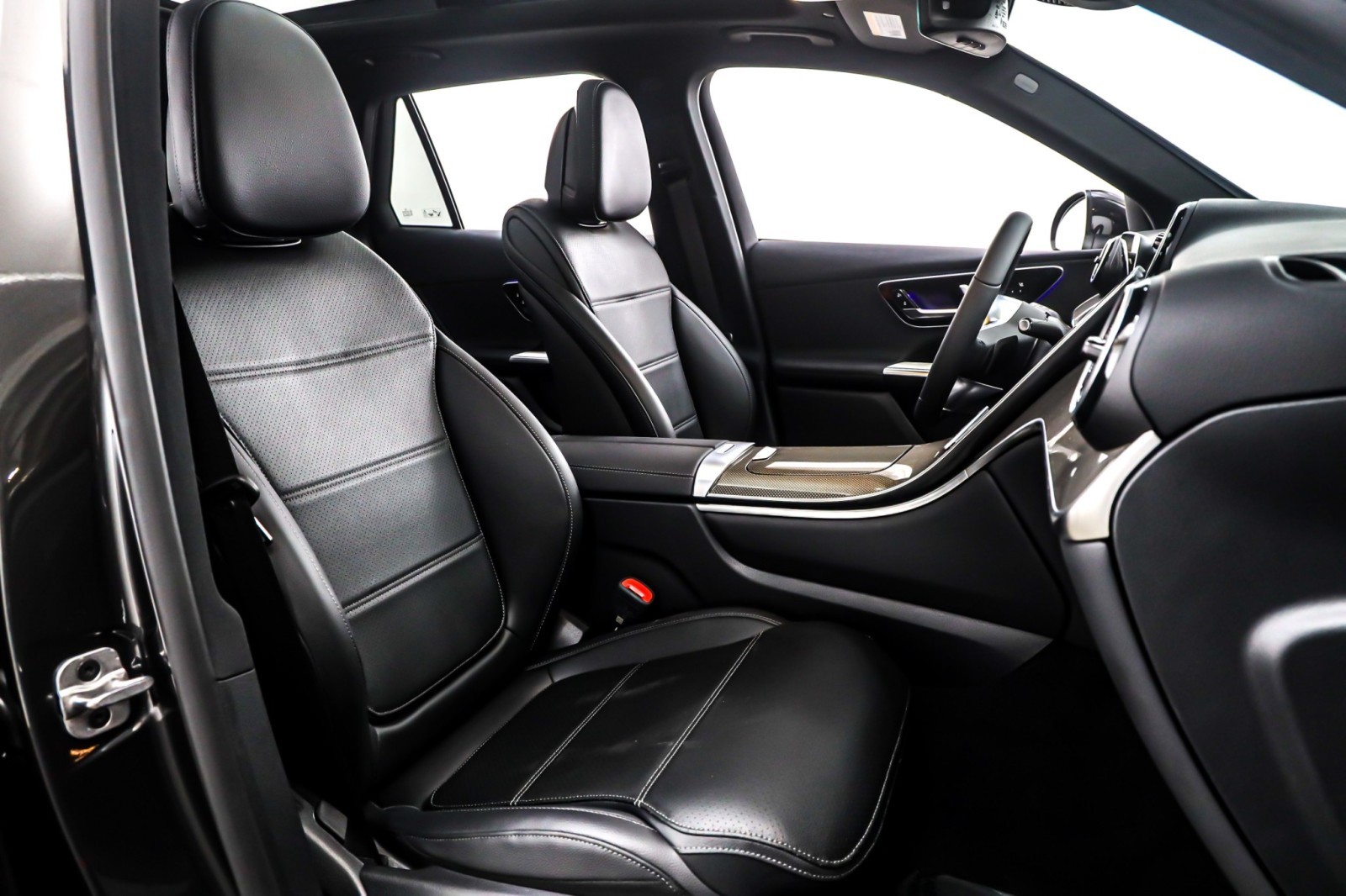 New 2026 Graphite Grey Metallic Mercedes-Benz GLC 300 image 7