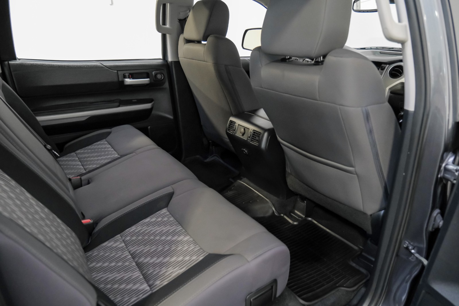 2018 Toyota Tundra 4WD CrewMax SR5 Lifted CustomWheels TowPkg RemoteStart 41
