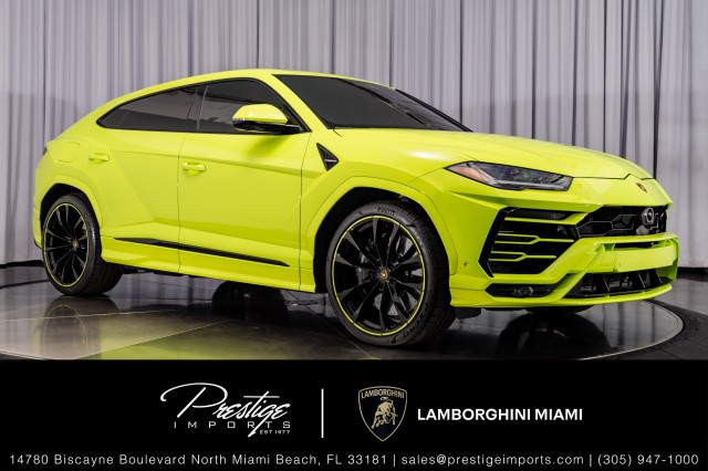 /2022 Lamborghini Urus