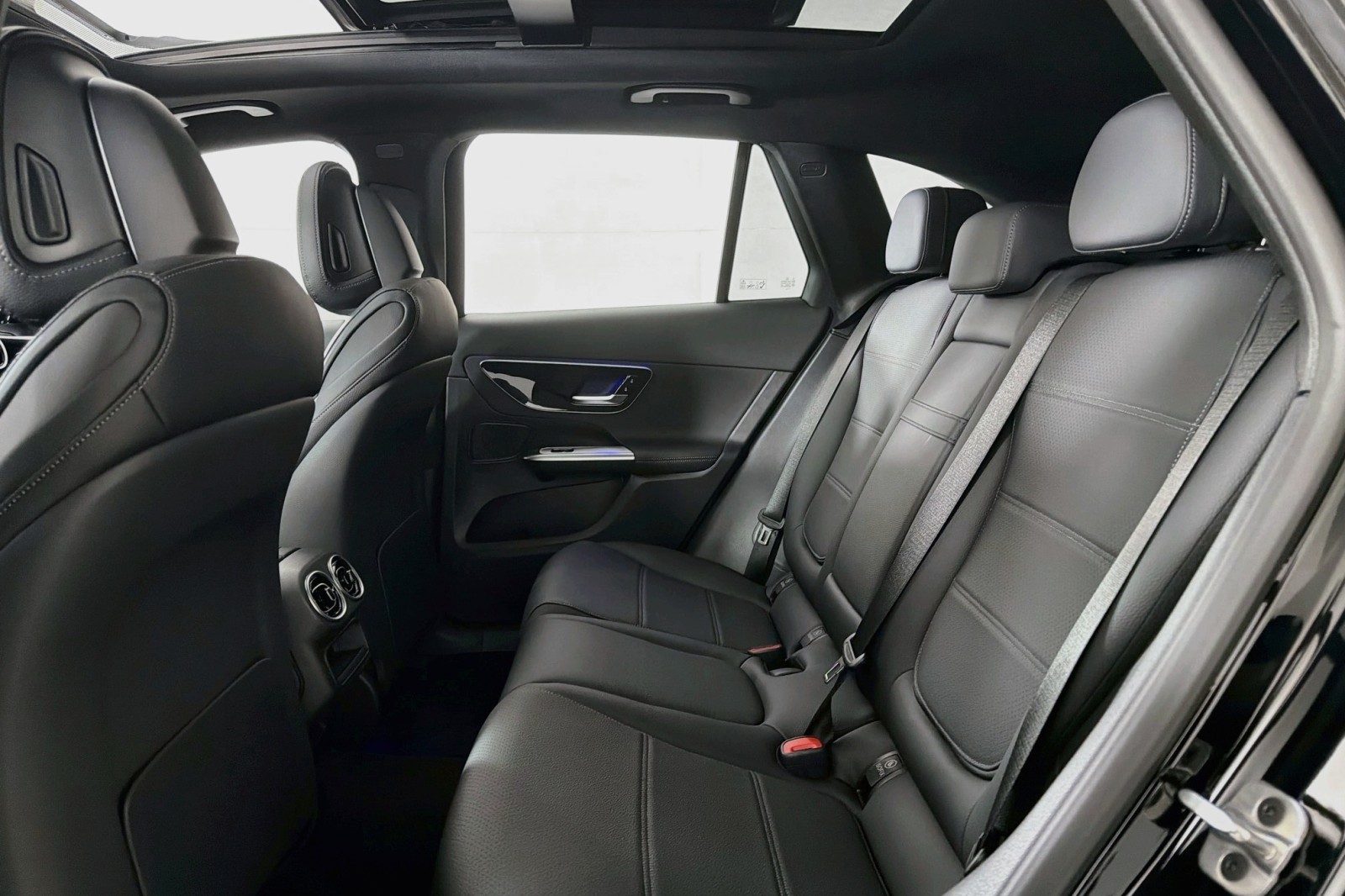 New 2026 Black Mercedes-Benz GLC 300 4MATIC® SUV image 7