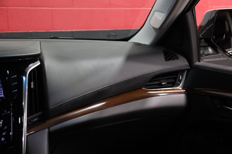 2016 Cadillac Escalade ESV Luxury Collection 4WD 4dr Suv in , 