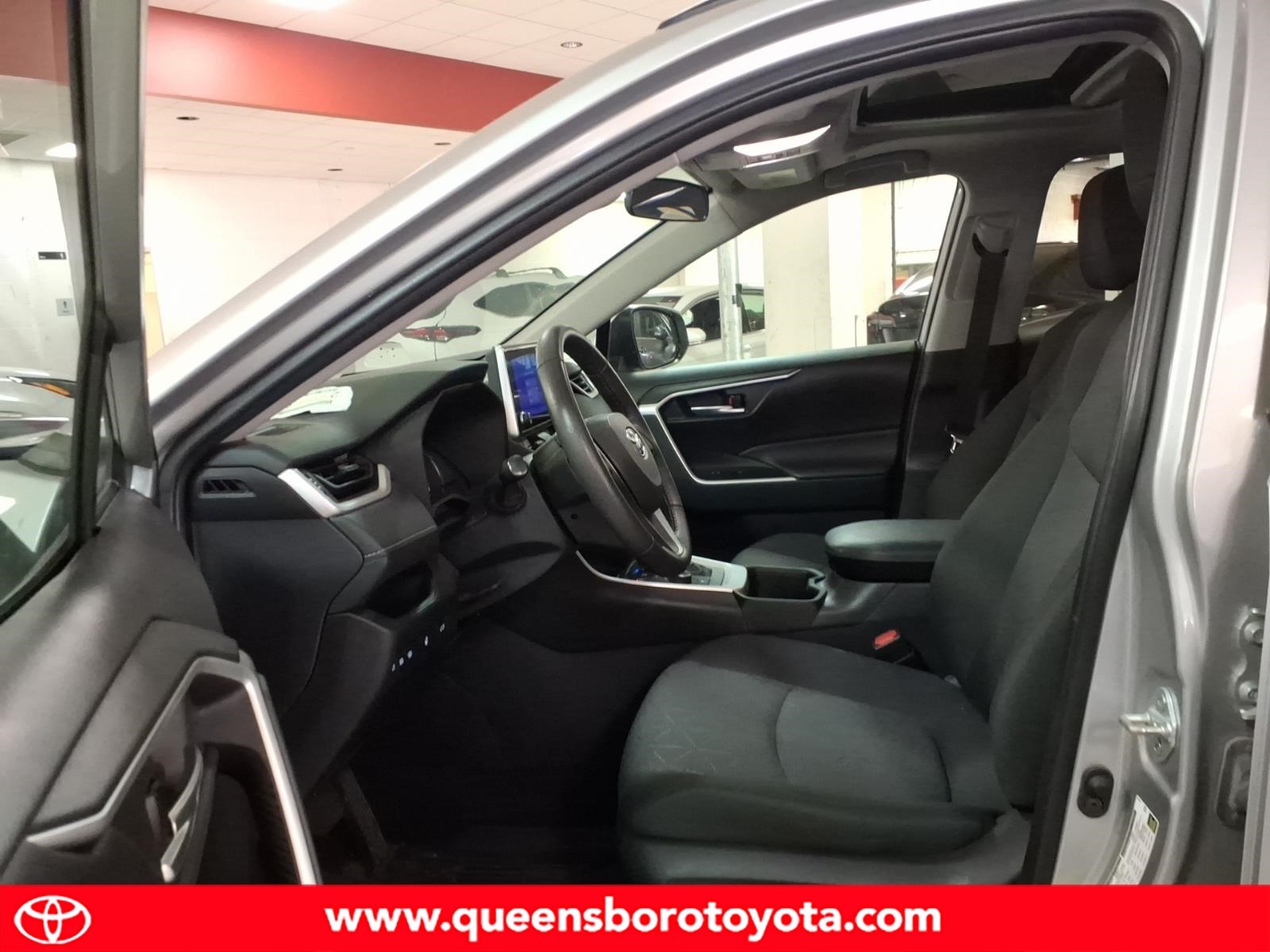 Used 2024 Toyota rav4 Sedan