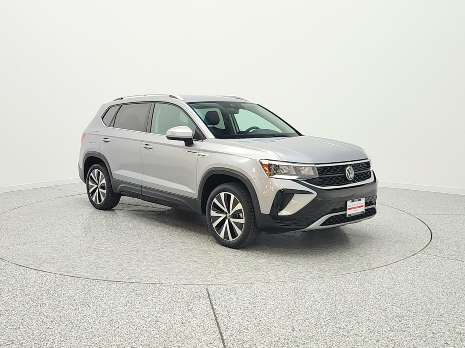 Used 2024 Pyrite Silver Metallic Volkswagen SE FWD image 3