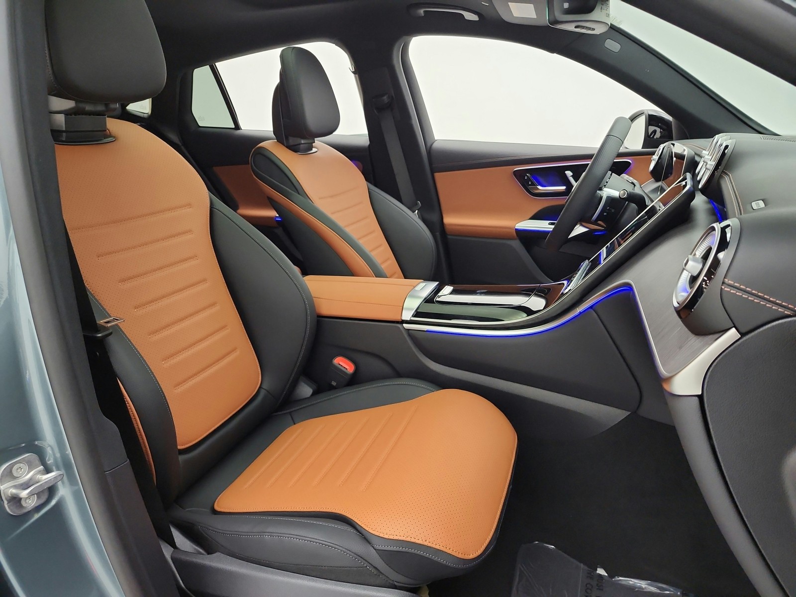 New 2027 Verde Silver Metallic Mercedes-Benz GLC 300 4MATIC® Coupe image 14
