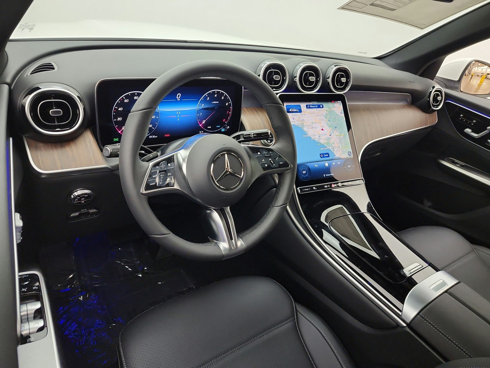 New 2027 Polar White Mercedes-Benz GLC 300 SUV image 9