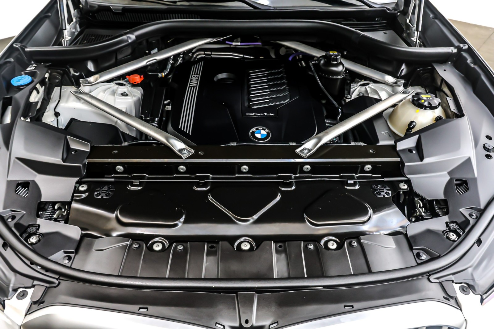 Used 2021 Mineral White Metallic BMW xDrive40i Sports Activity Coupe image 11