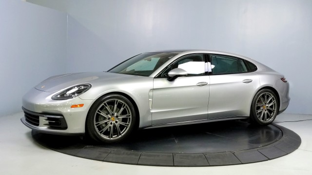 2018 Porsche Panamera 4S Executive 3