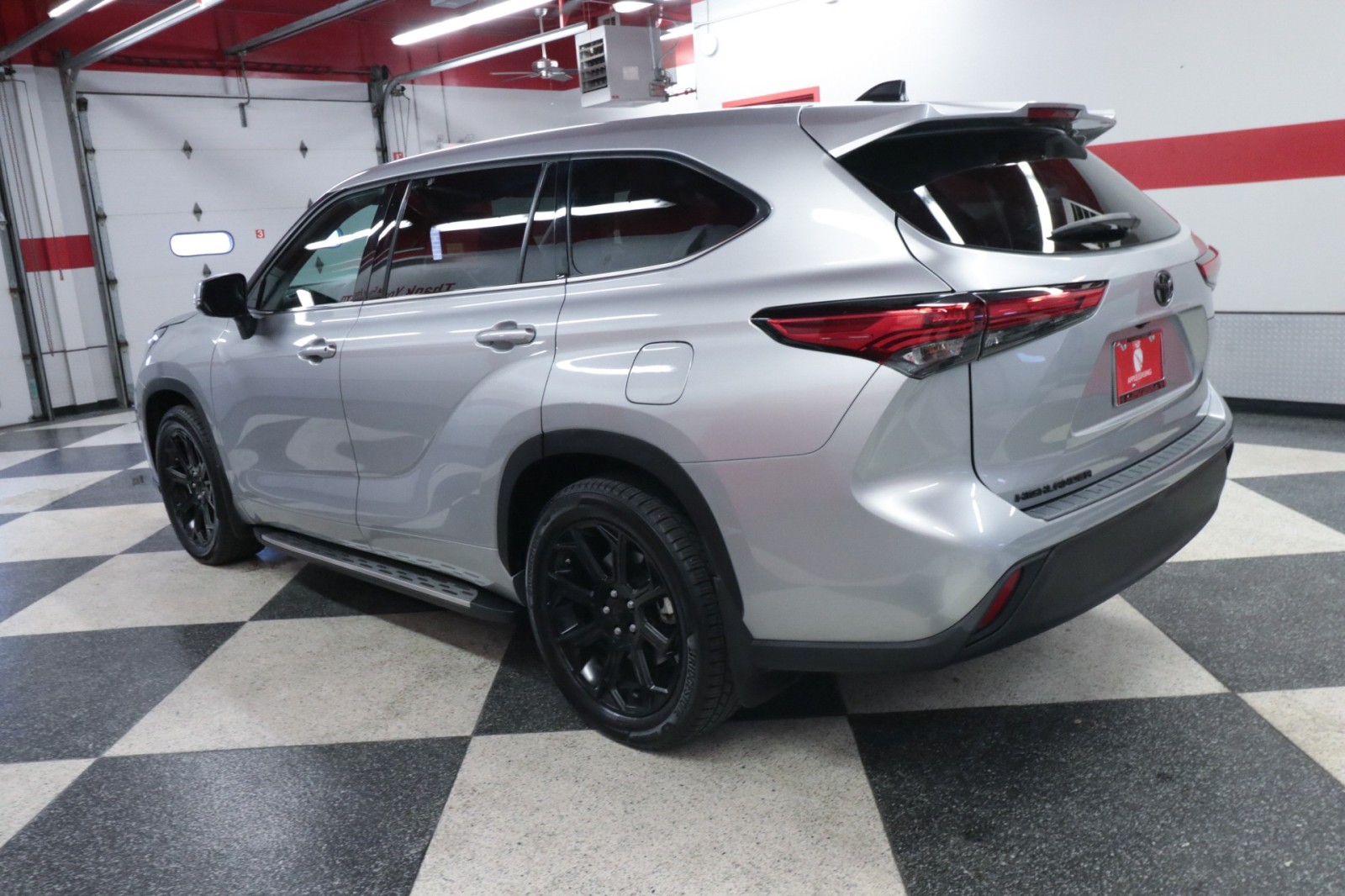 Used Car 2022 Toyota Highlander  L For Sale Under $30,000 In Austin, Texas
