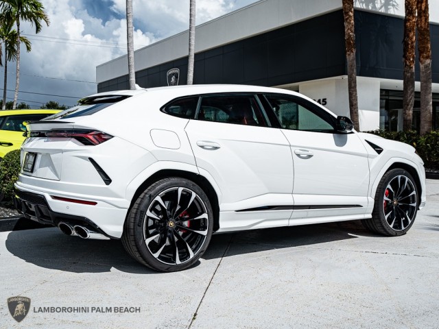 2022 Lamborghini Urus  in , 