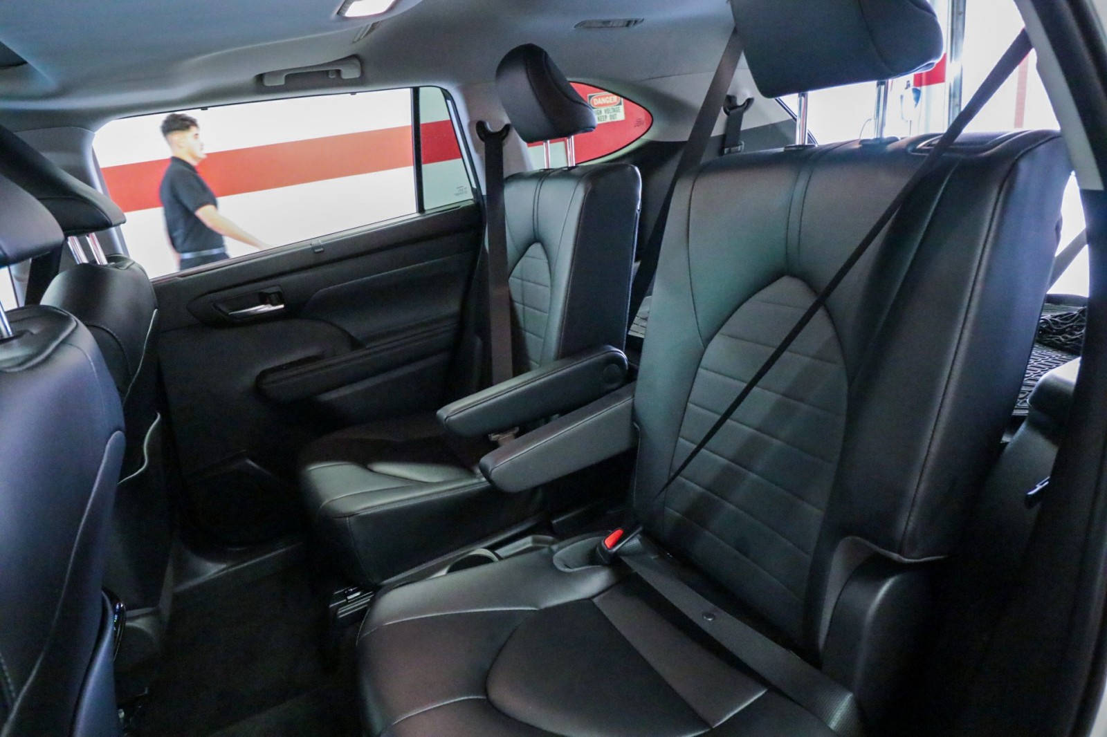 Used Car 2023 Toyota Highlander  Xle For Sale Under $40,000 In Austin, Texas