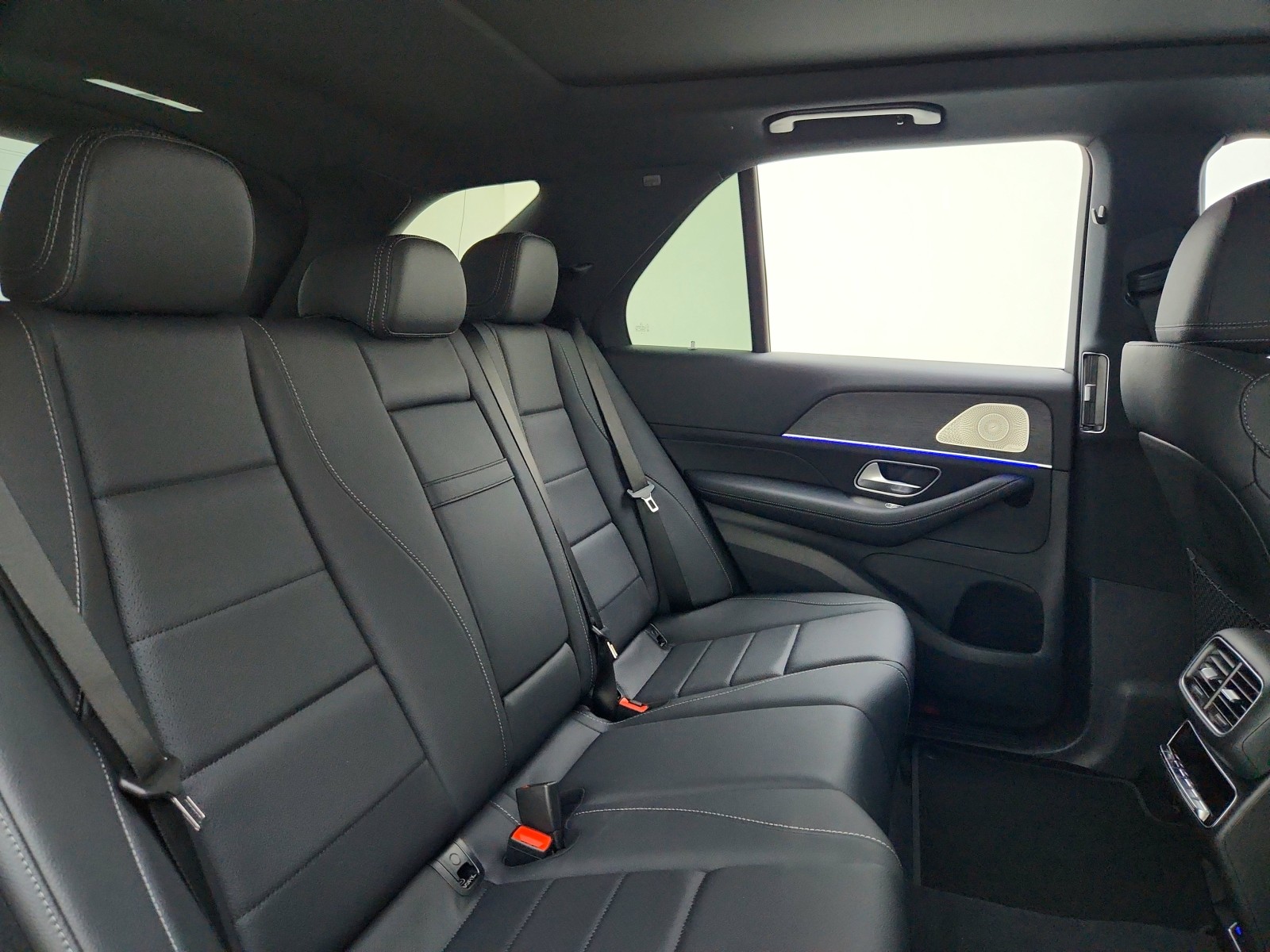 New 2026 Polar White Mercedes-Benz GLE 450 4MATIC® SUV image 21