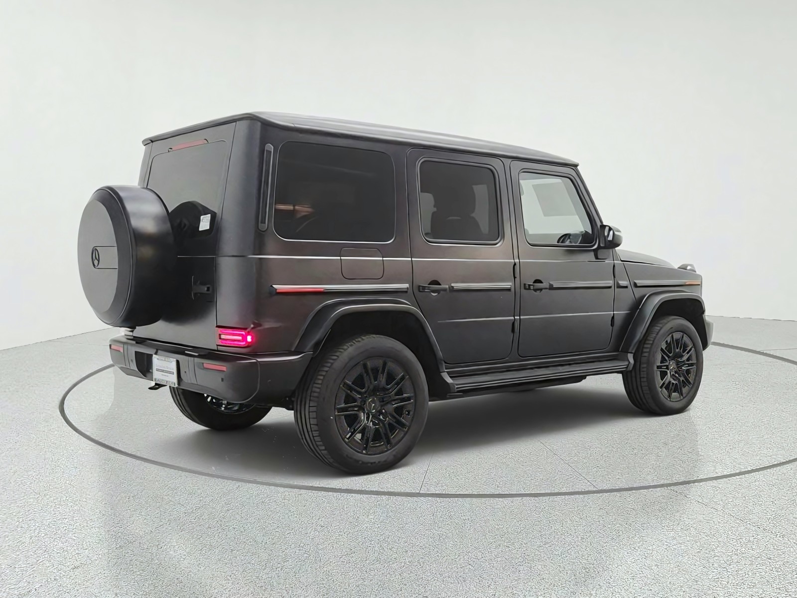New 2027 MANUFAKTUR Night Black magno Mercedes-Benz G 580e SUV image 5