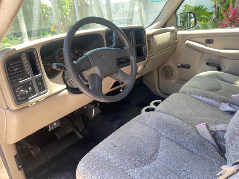 2005 GMC Sierra 1500 LOW MILES 83837 AC NO ACCIDENTS in ,