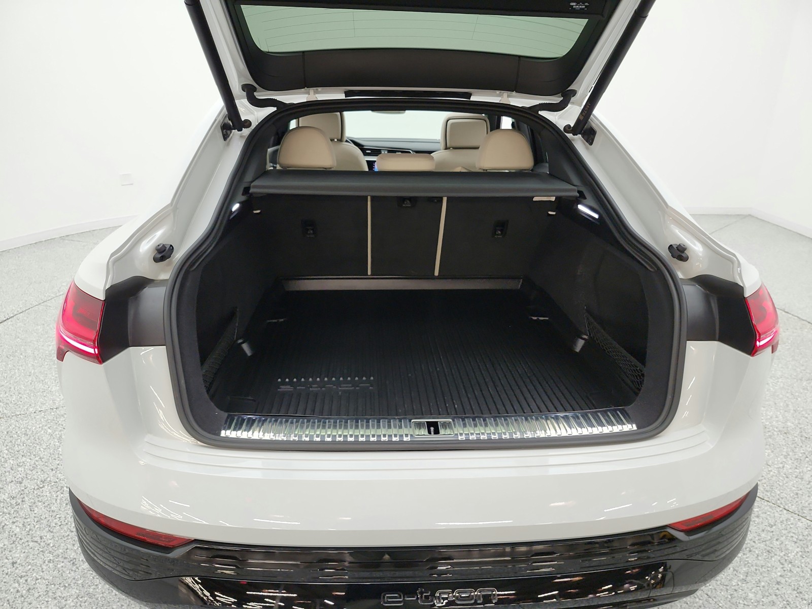 Used 2024 Glacier White Metallic Audi S line Premium image 21