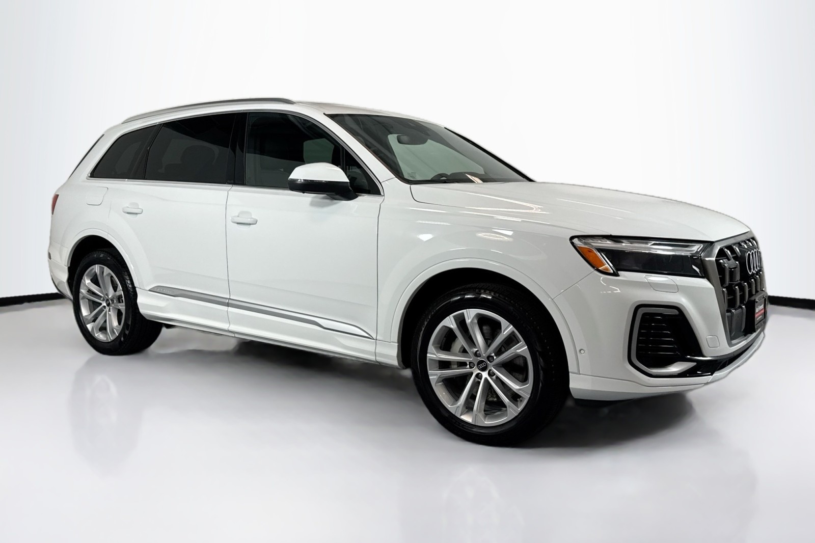 Used 2025 Carrara White Audi Premium Plus image 3