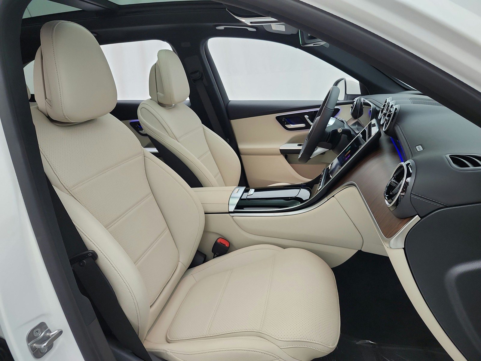 New 2027 Polar White Mercedes-Benz GLC 300 SUV image 14