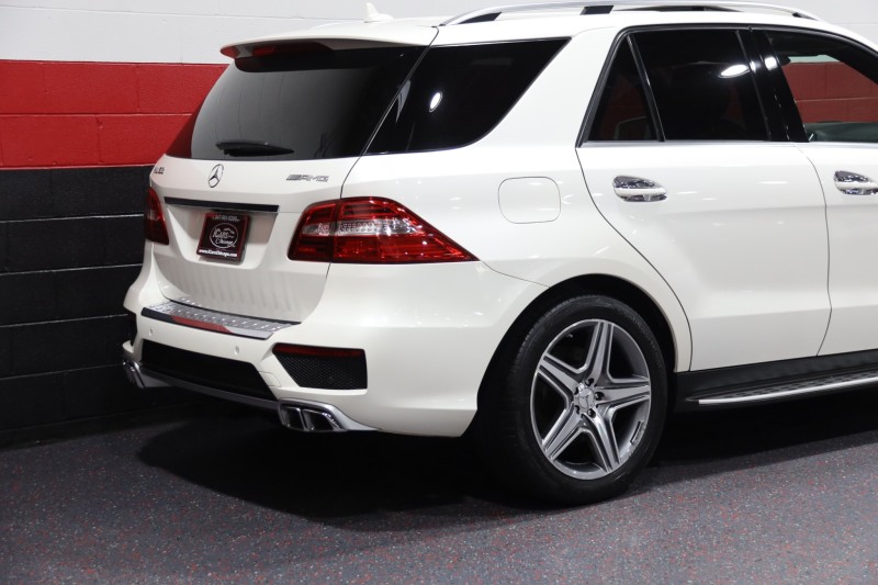 2013 Mercedes-Benz ML63 AMG 4-Matic 4dr Suv in , 