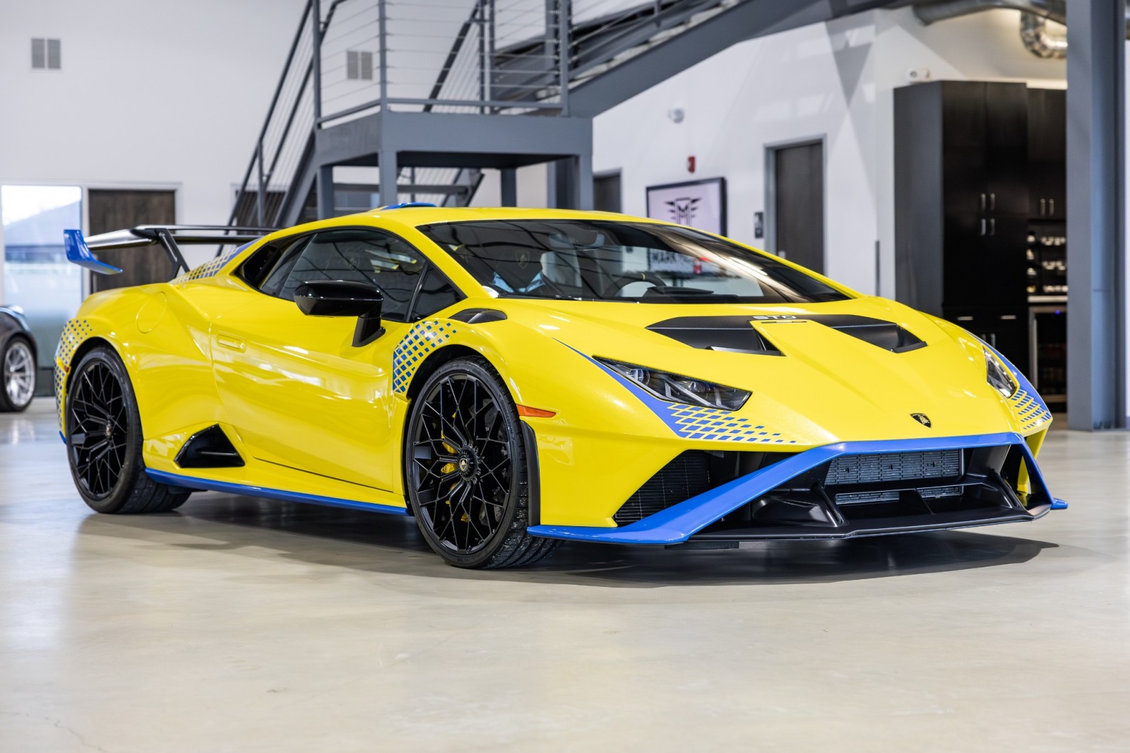Used Car 2022 Lamborghini Huracan Sto  - $14k Giallo Belenus Paint - Sport Seats - Dark Chrome Interior For Sale Under $400,000 In Boerne, Texas