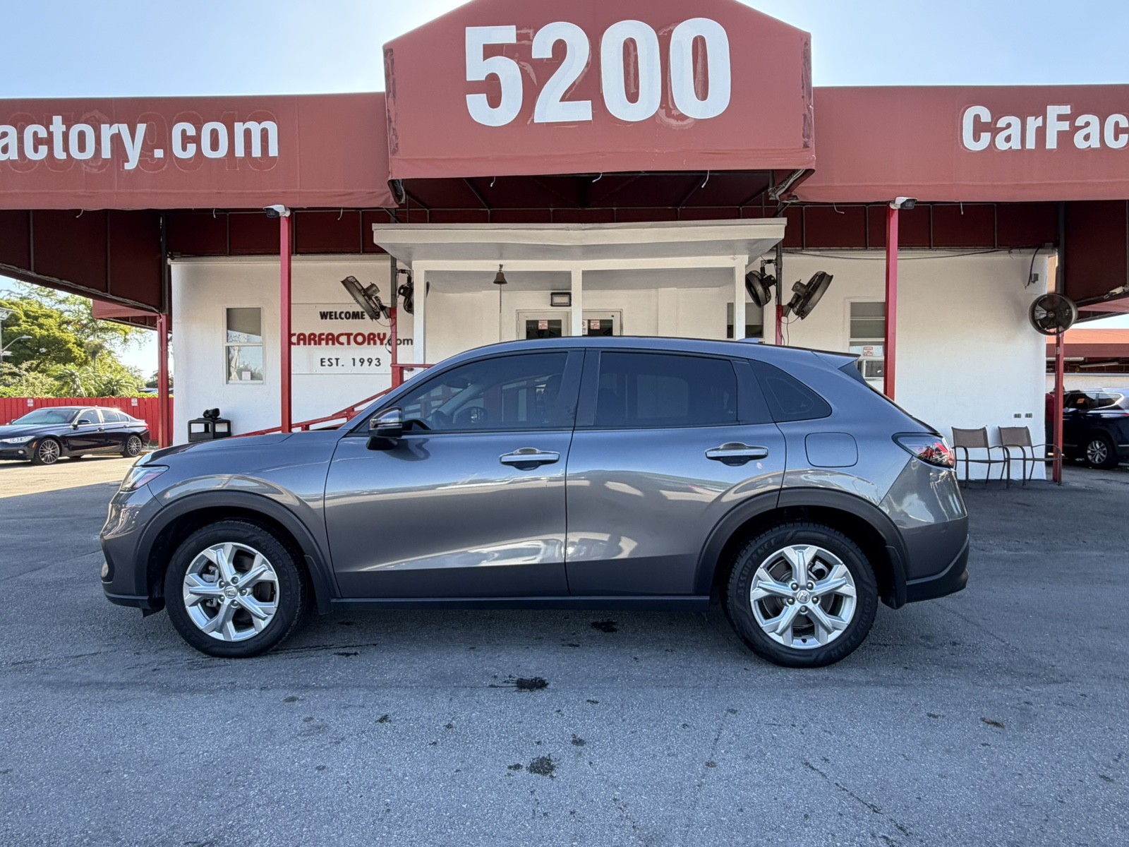 View vehicle photo 5