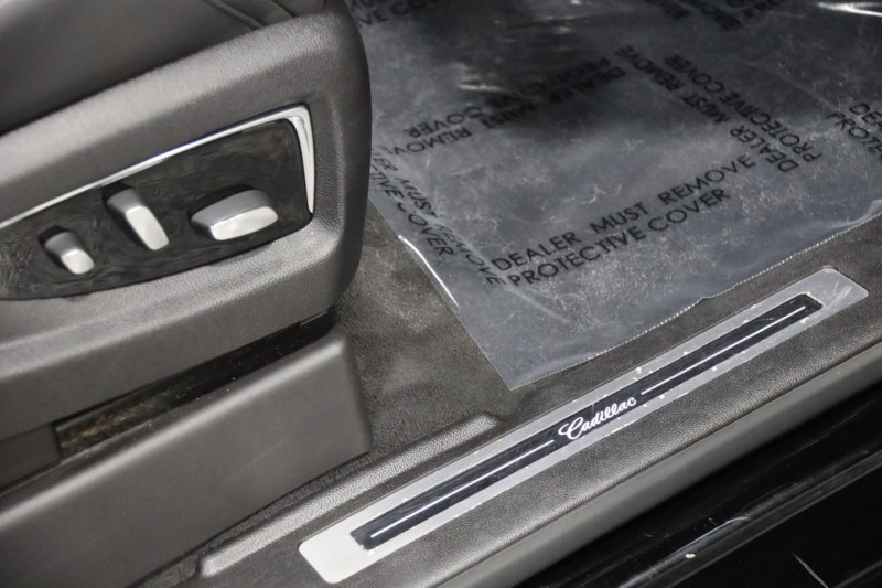 2016 Cadillac Escalade ESV Luxury Collection 4WD 4dr Suv in , 