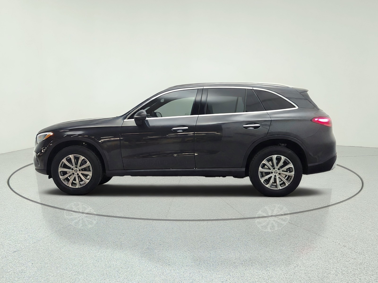 New 2027 Graphite Grey Metallic Mercedes-Benz GLC 300 SUV image 8