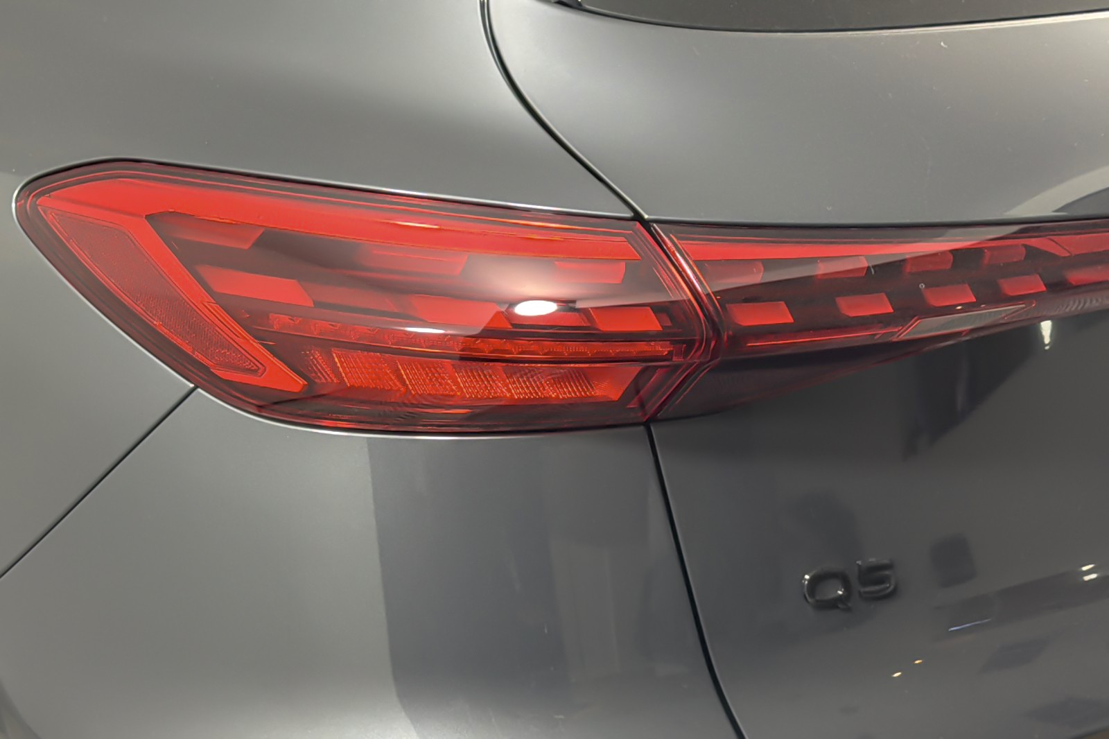 Used 2025 Tambora Gray Metallic Audi Premium 2.0 TFSI quattro image 27