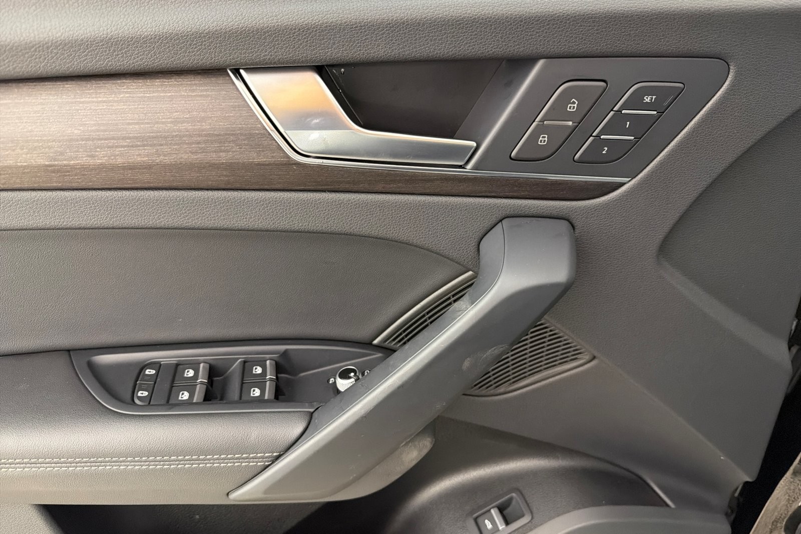 Used 2023 Mythos Black Metallic Audi Premium Plus 40 TFSI quattro image 10