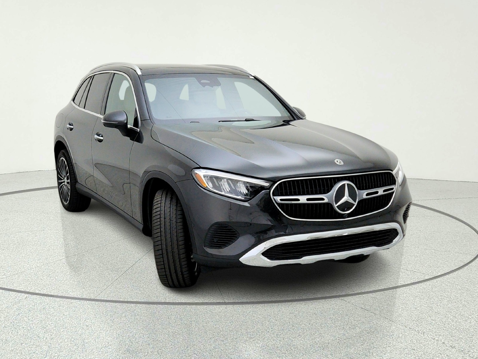 New 2026 Graphite Grey Metallic Mercedes-Benz GLC 300 SUV image 4
