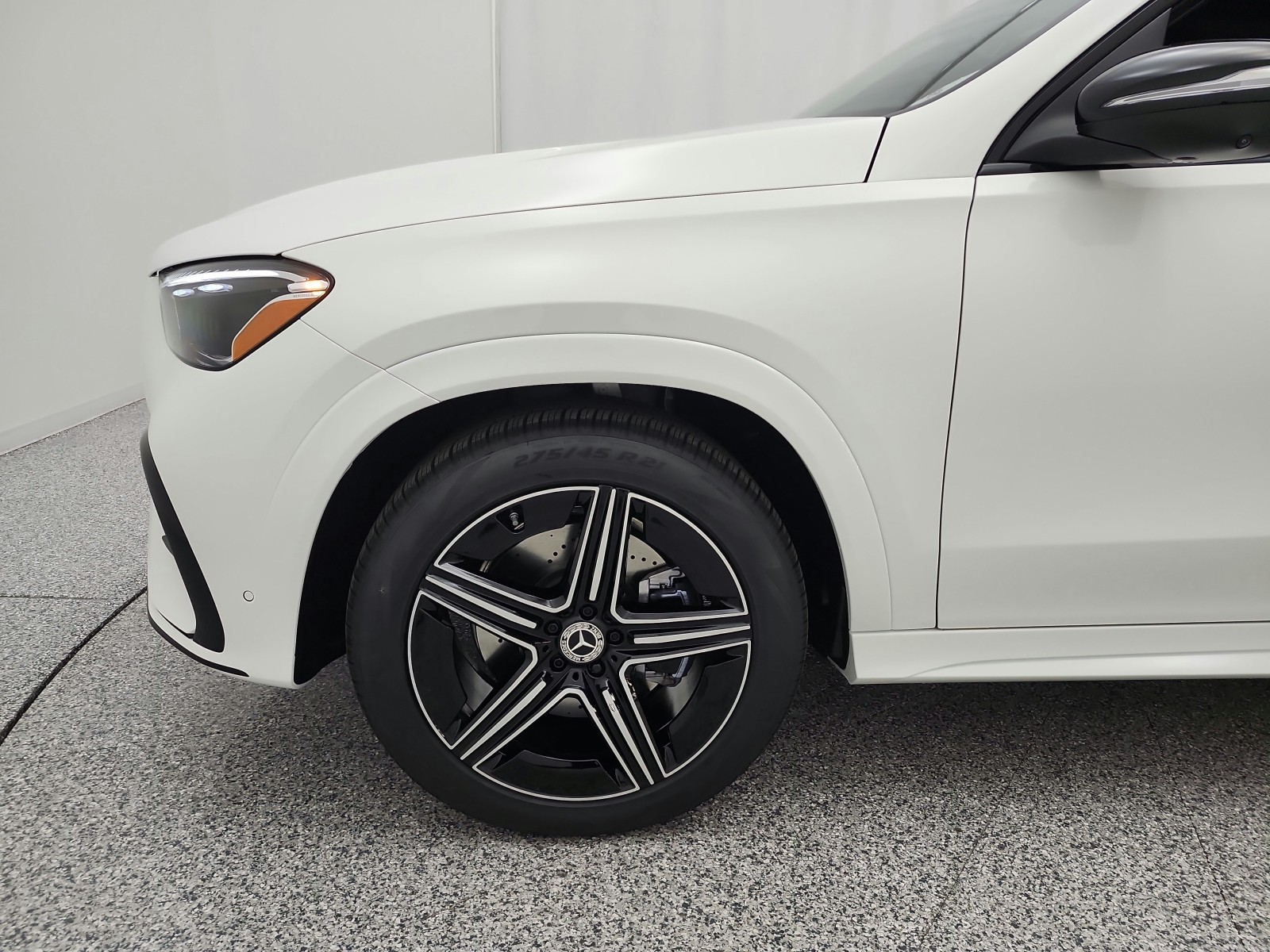New 2026 Polar White Mercedes-Benz GLE 450 4MATIC® SUV image 13