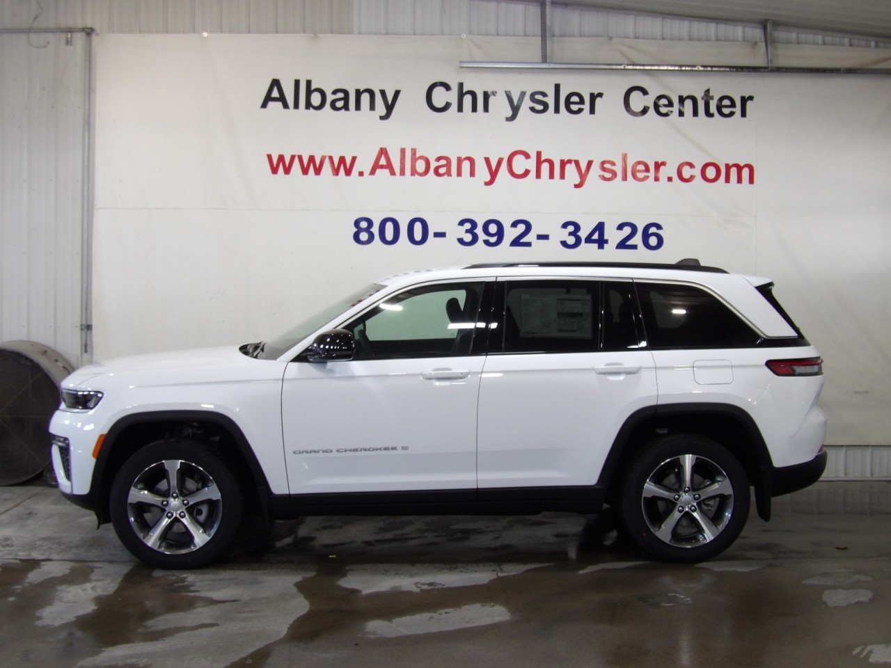 Bright White Clearcoat 2026 Jeep Grand Cherokee Limited 4WD SUV / Crossover Four-Wheel Drive Automatic