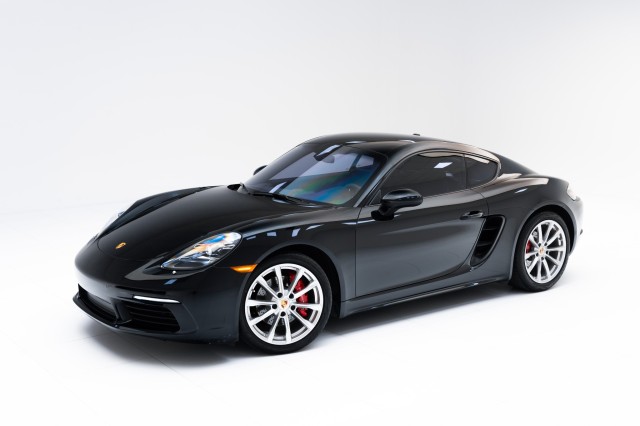 2022  718 Cayman S in , 