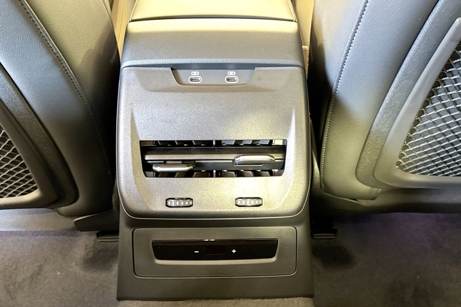 New 2025 Glacier White Metallic Audi Premium Plus 2.0 TFSI quattro image 21