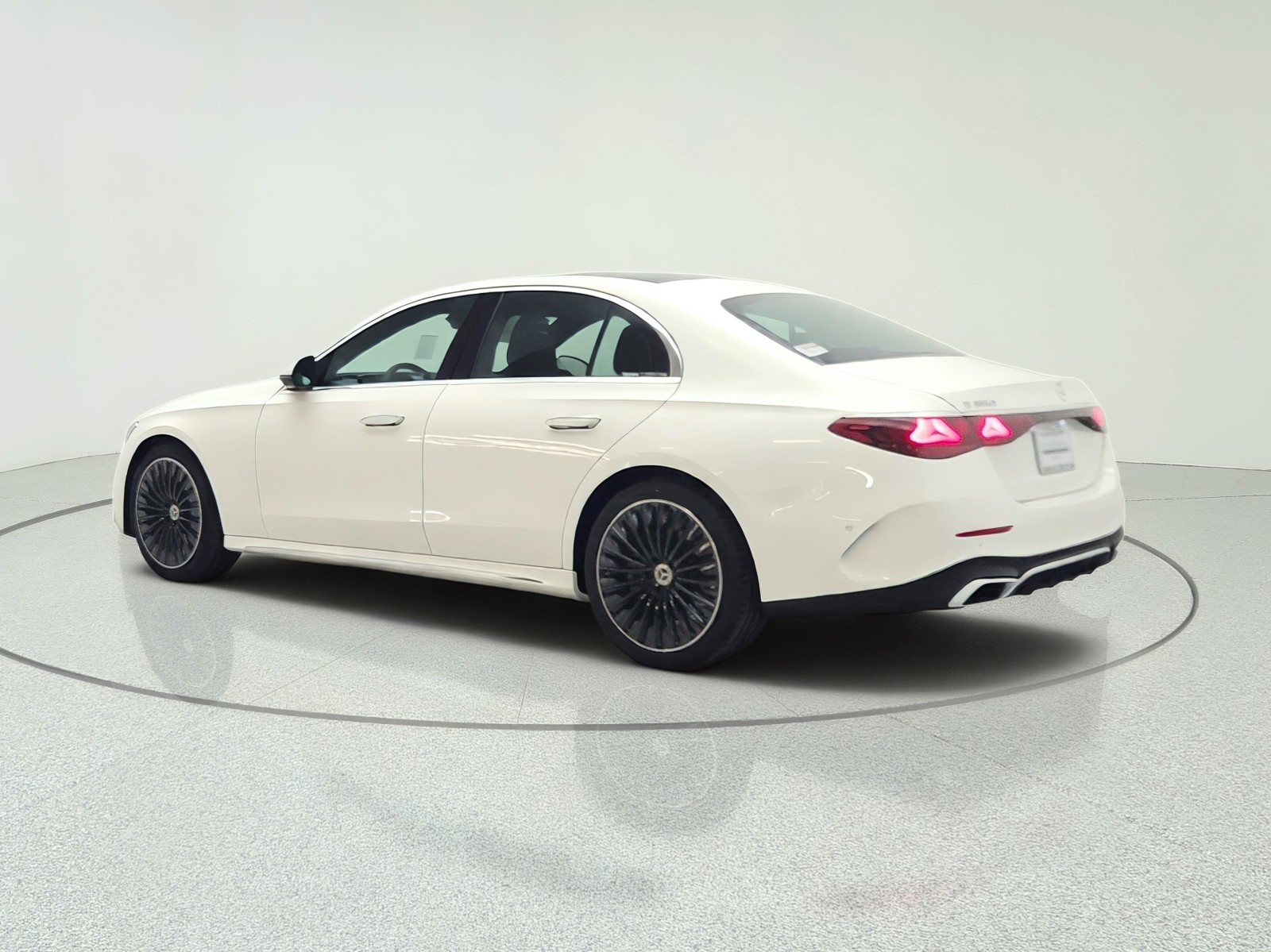 New 2027 Polar White Mercedes-Benz E 350 RWD Sedan image 7