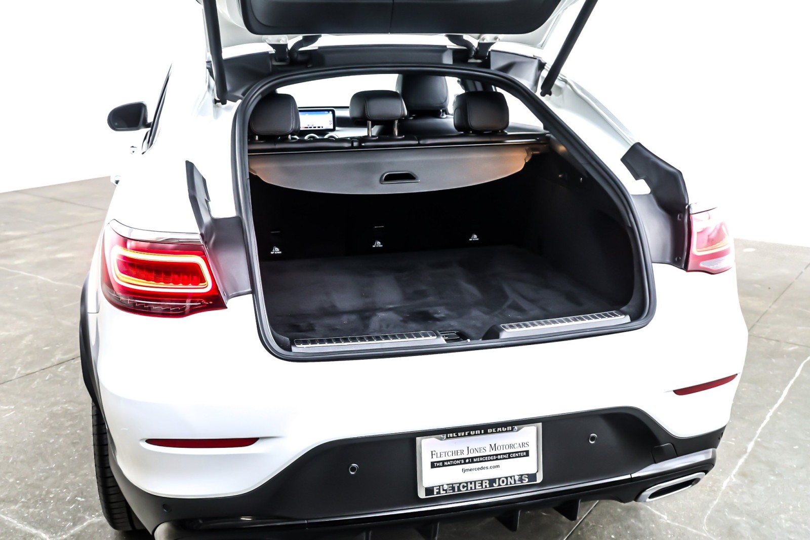 Used 2022 Polar White Mercedes-Benz GLC 300 4MATIC® Coupe image 24