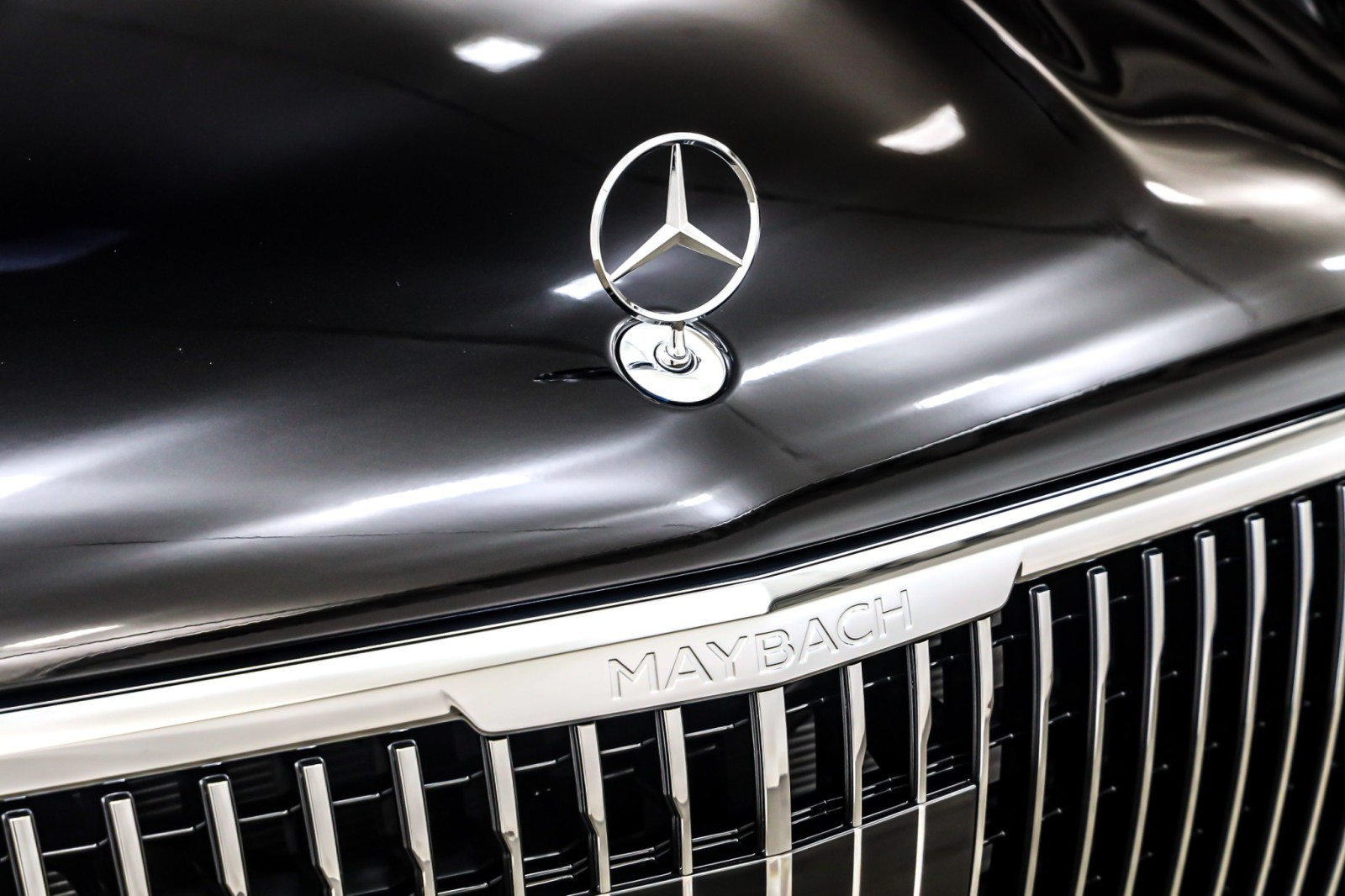 New 2026 Obsidian Black Metallic Mercedes-Benz Maybach GLS 600 image 13