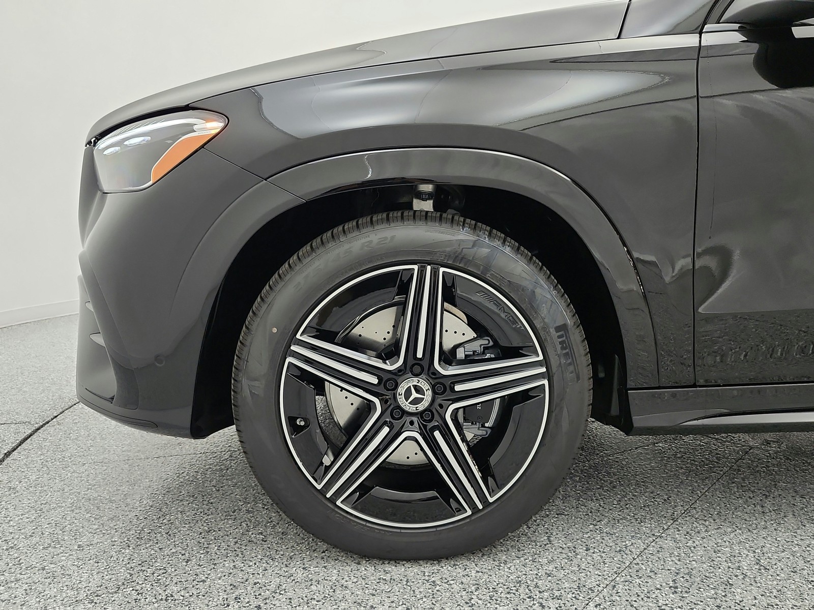 New 2026 Obsidian Black Metallic Mercedes-Benz GLE 580 4MATIC® SUV image 13