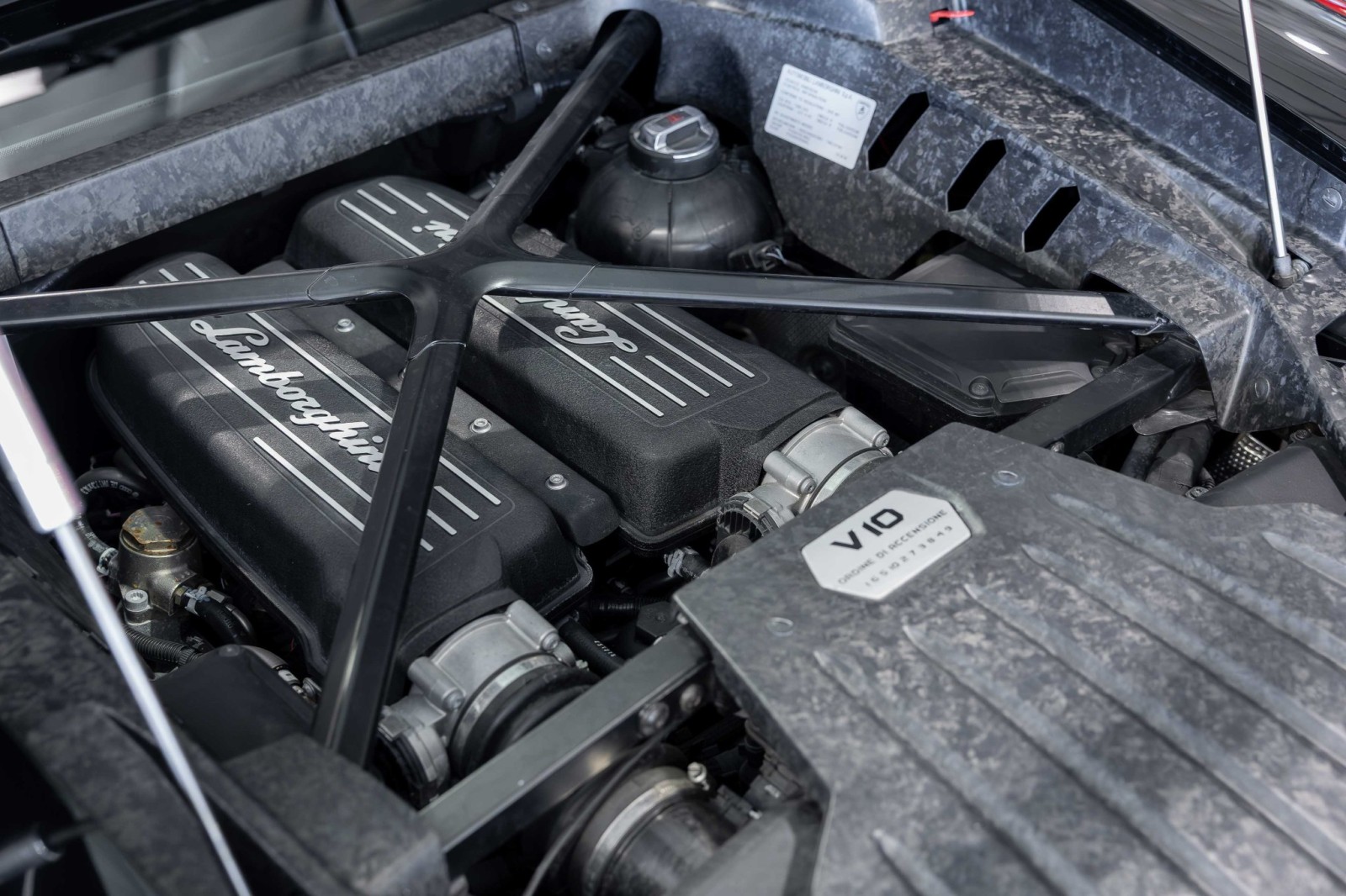 Used Car 2015 Lamborghini Huracan  For Sale Under $230,000 In Boerne, Texas