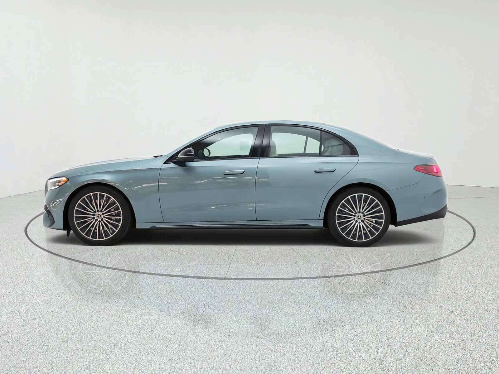 New 2027 Verde Silver Metallic Mercedes-Benz E 450 4MATIC® Sedan image 8