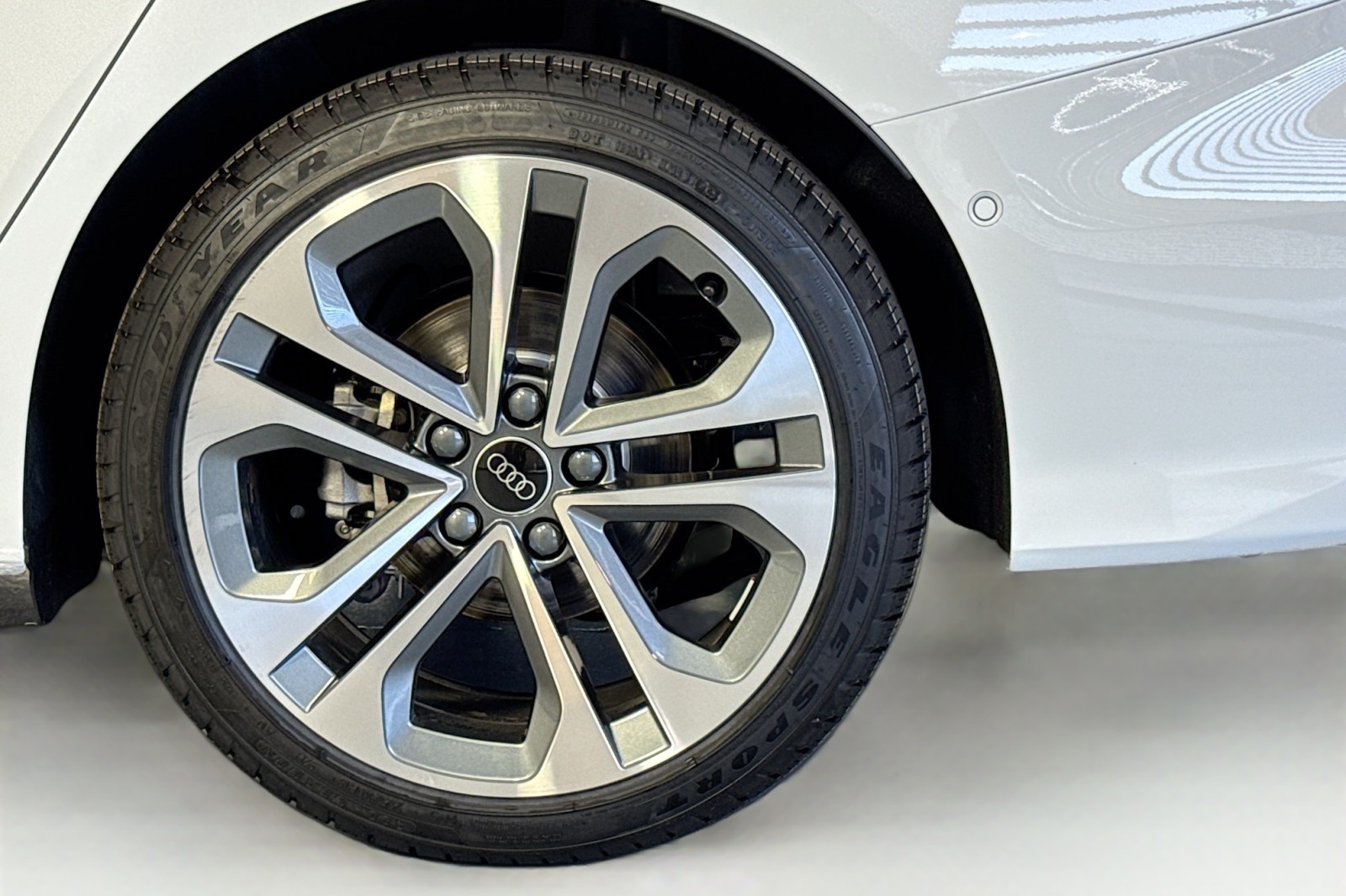 New 2026 Arkona White Audi Premium Plus quattro image 28