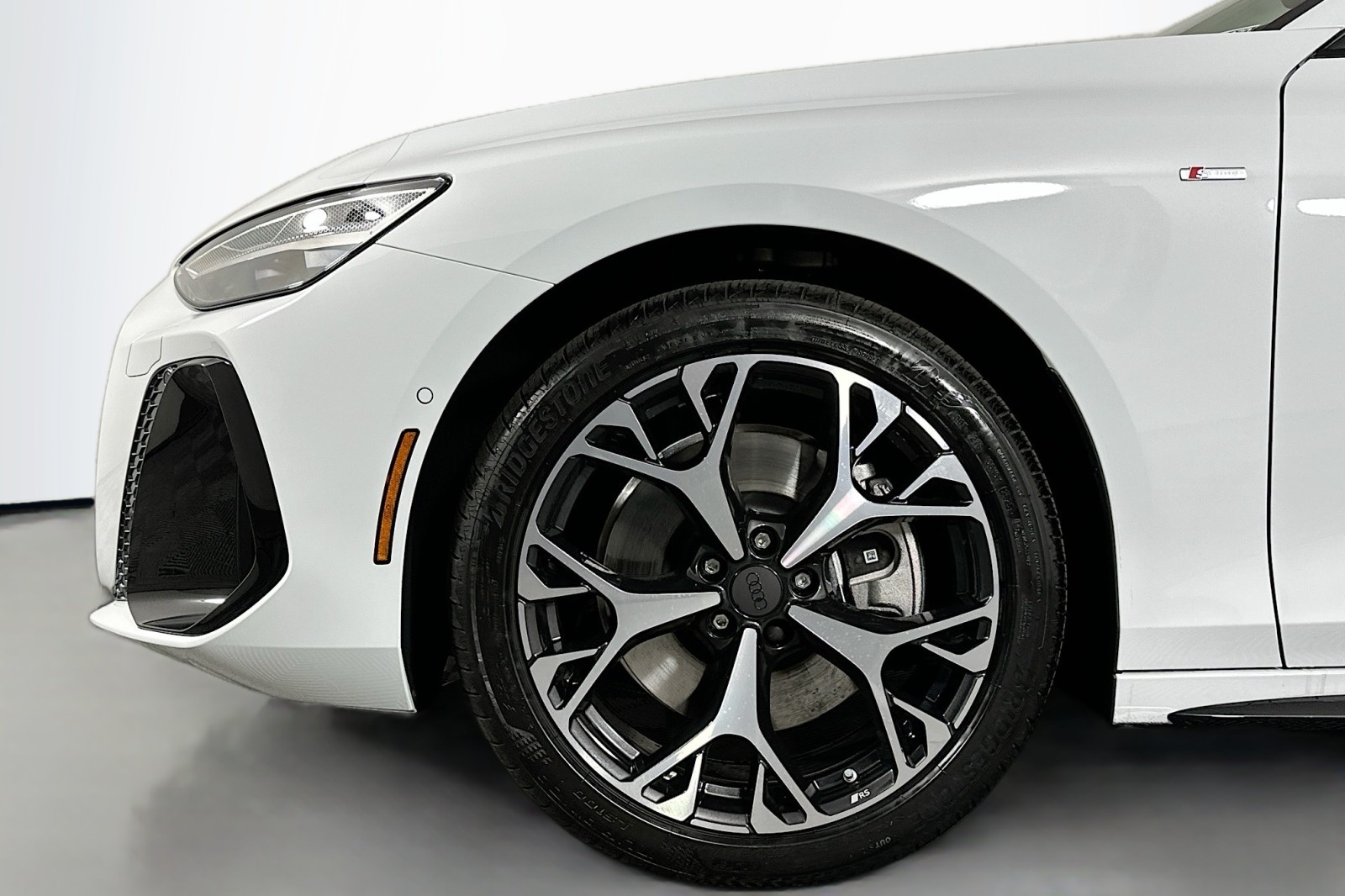 New 2026 Glacier White Metallic Audi Premium Plus image 11