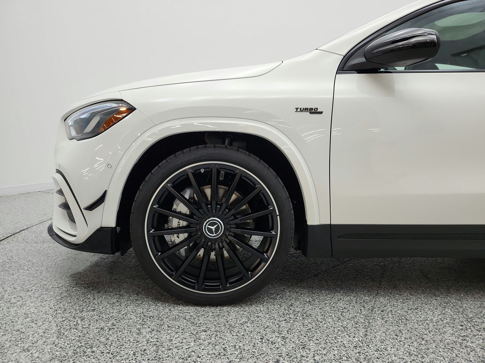 New 2026 Polar White Mercedes-Benz AMG® GLA 35 4MATIC SUV image 23