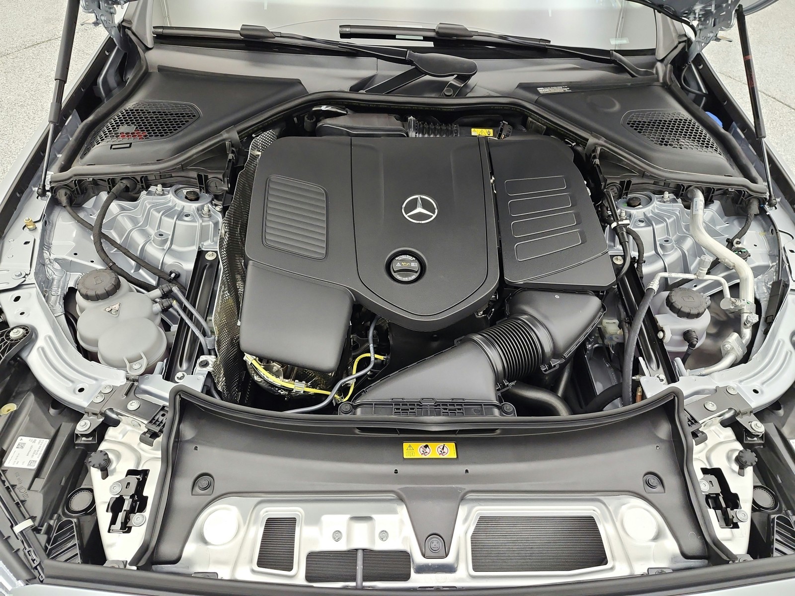 New 2027 Cirrus Silver Metallic Mercedes-Benz E 350 RWD Sedan image 12