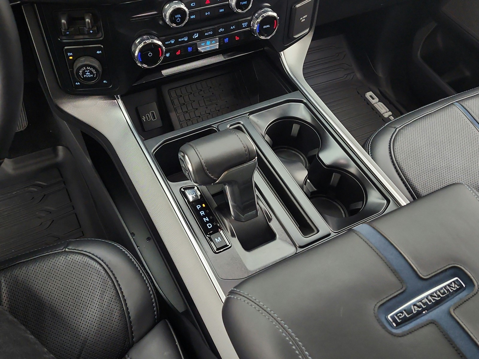 Used 2025 Star White Metallic Tri-Coat Ford Platinum 4WD SuperCrew 5.5