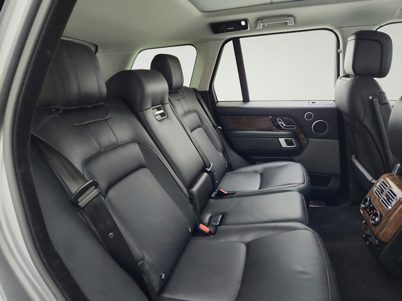 Used 2021 EIGER GREY Land Rover Westminster image 31