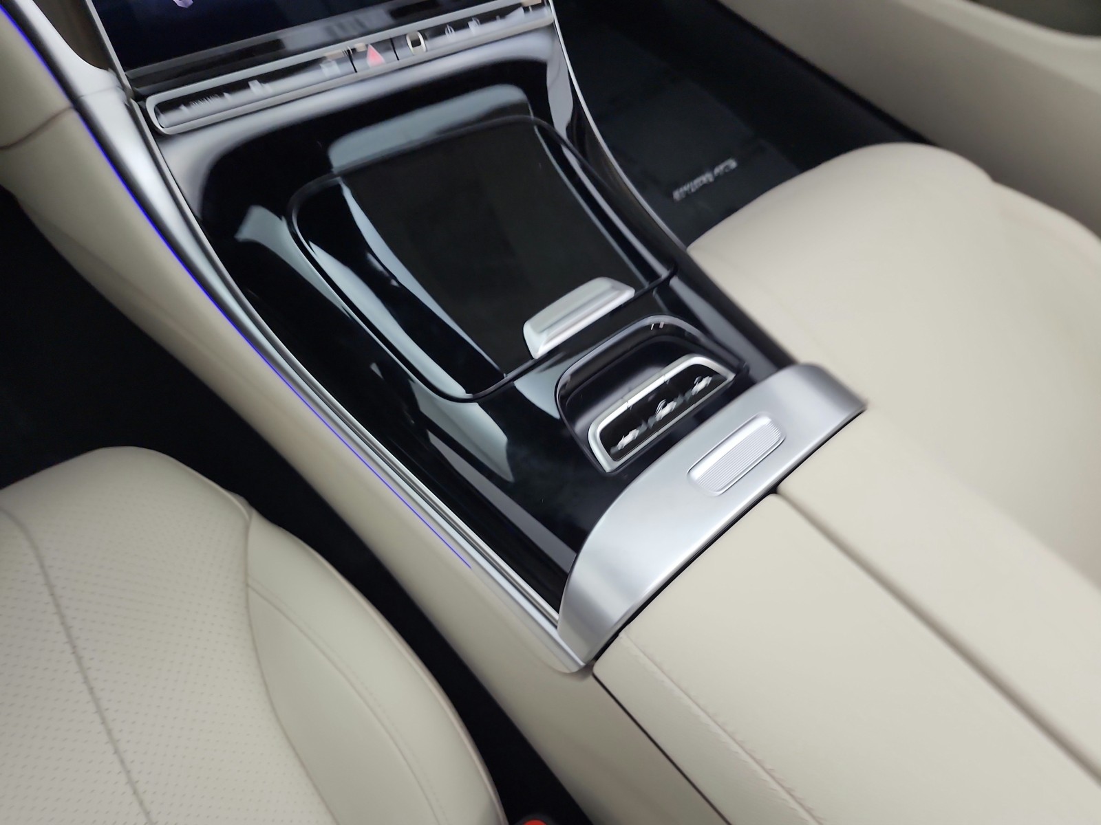 New 2026 Graphite Grey Metallic Mercedes-Benz CLE 300 image 10