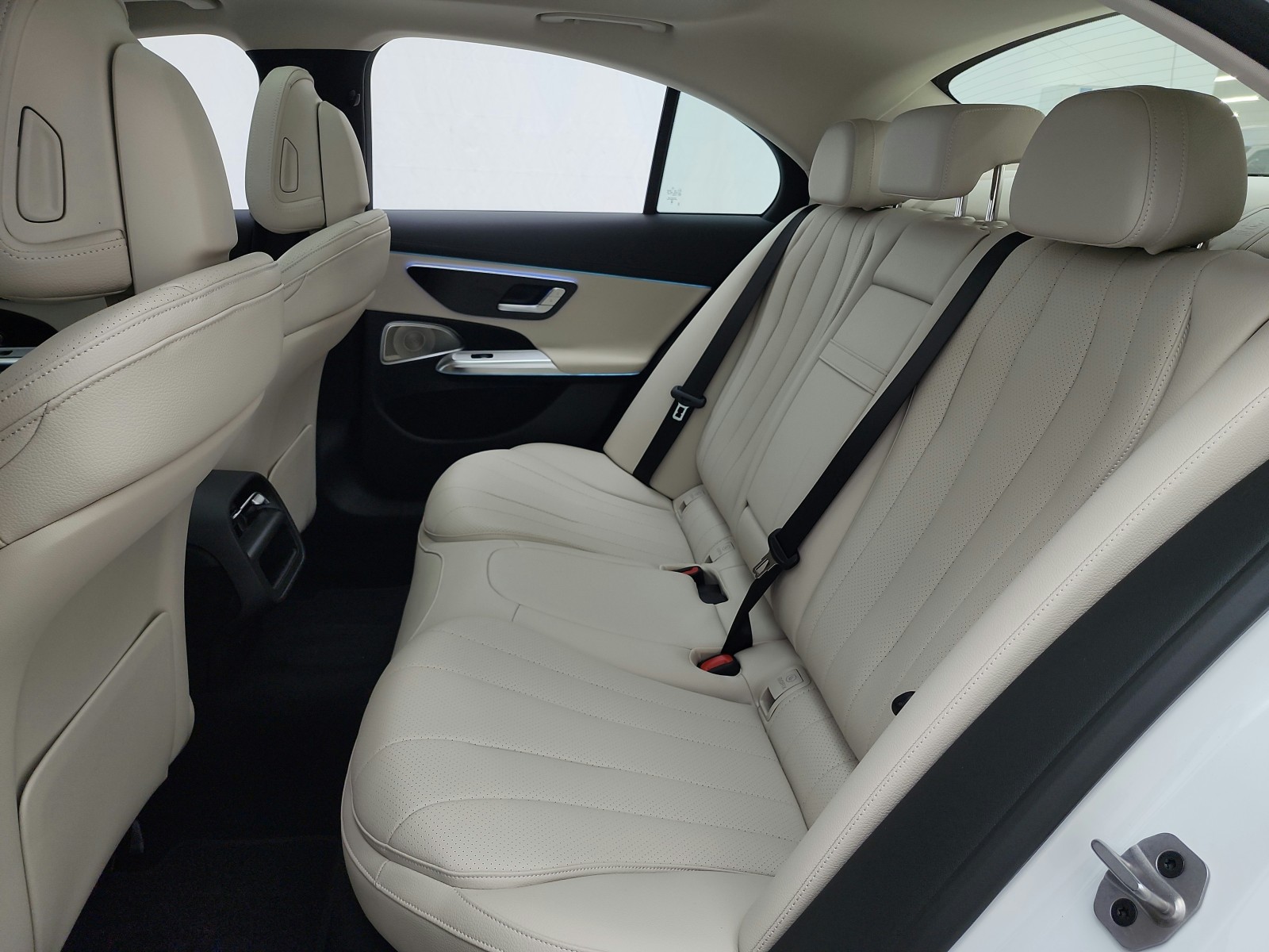 New 2026 Polar White Mercedes-Benz E 350 image 11