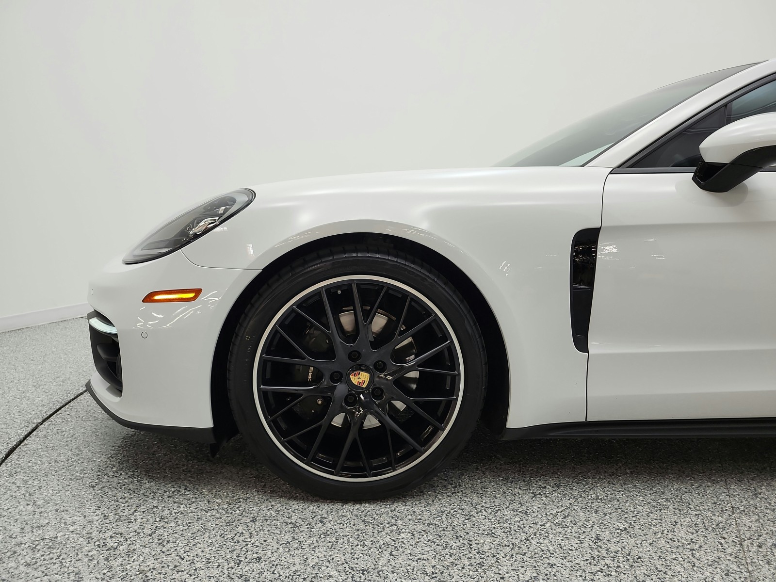 Used 2023 Carrara White Metallic Porsche  image 21